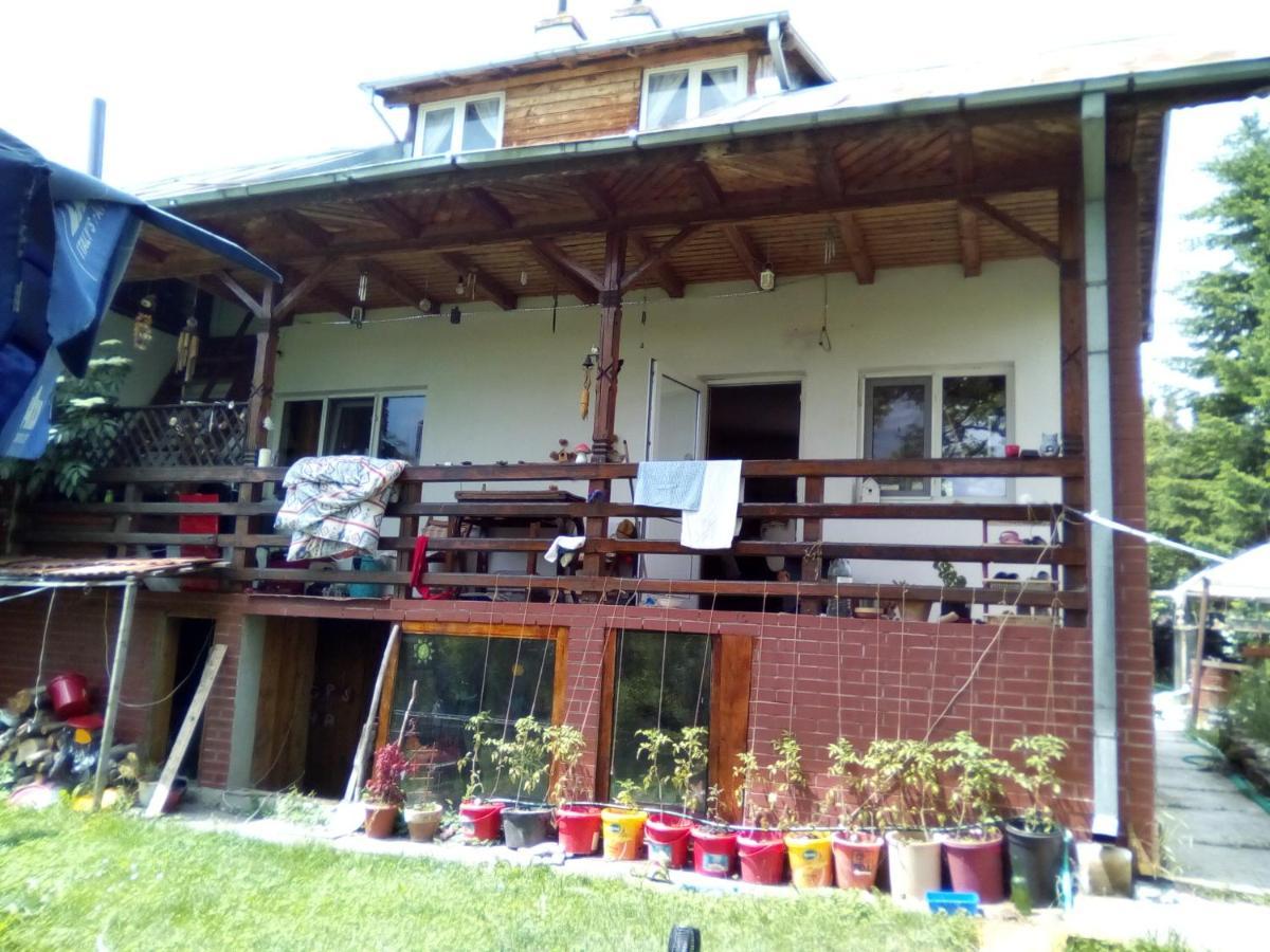 Bezdead House Hub Hotel ภายนอก รูปภาพ